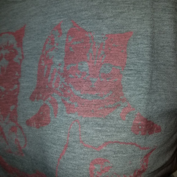 SOLD - Glow in the dark kittens shirt - Picture 3 of 5